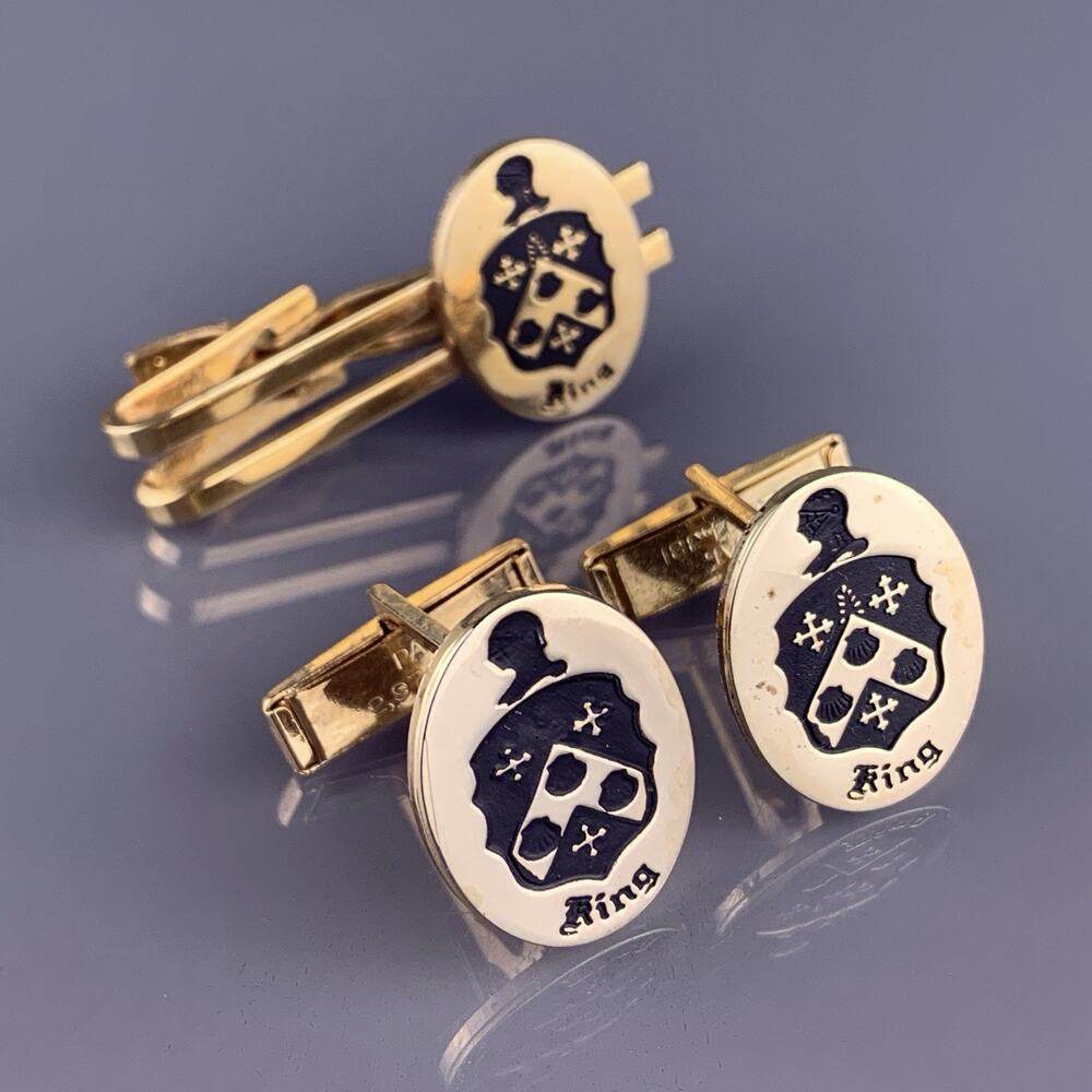King Family Crest Cufflinks Tie Clip Gold Tone Knight Cross Escallop Vintage